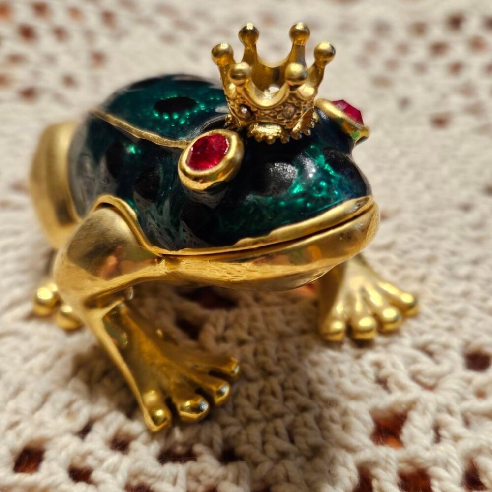 Enamel metal frog trinket box